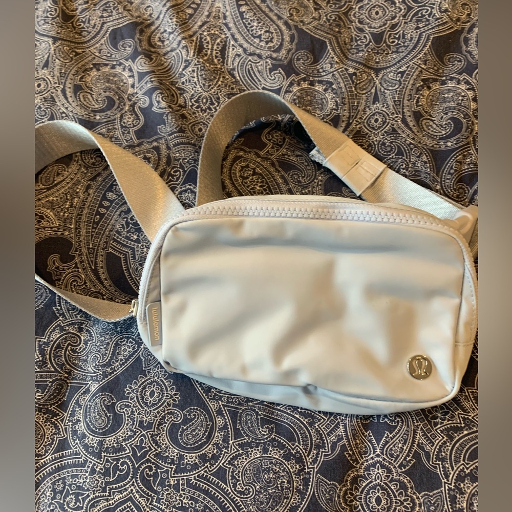Lululemon crossbody belt bag